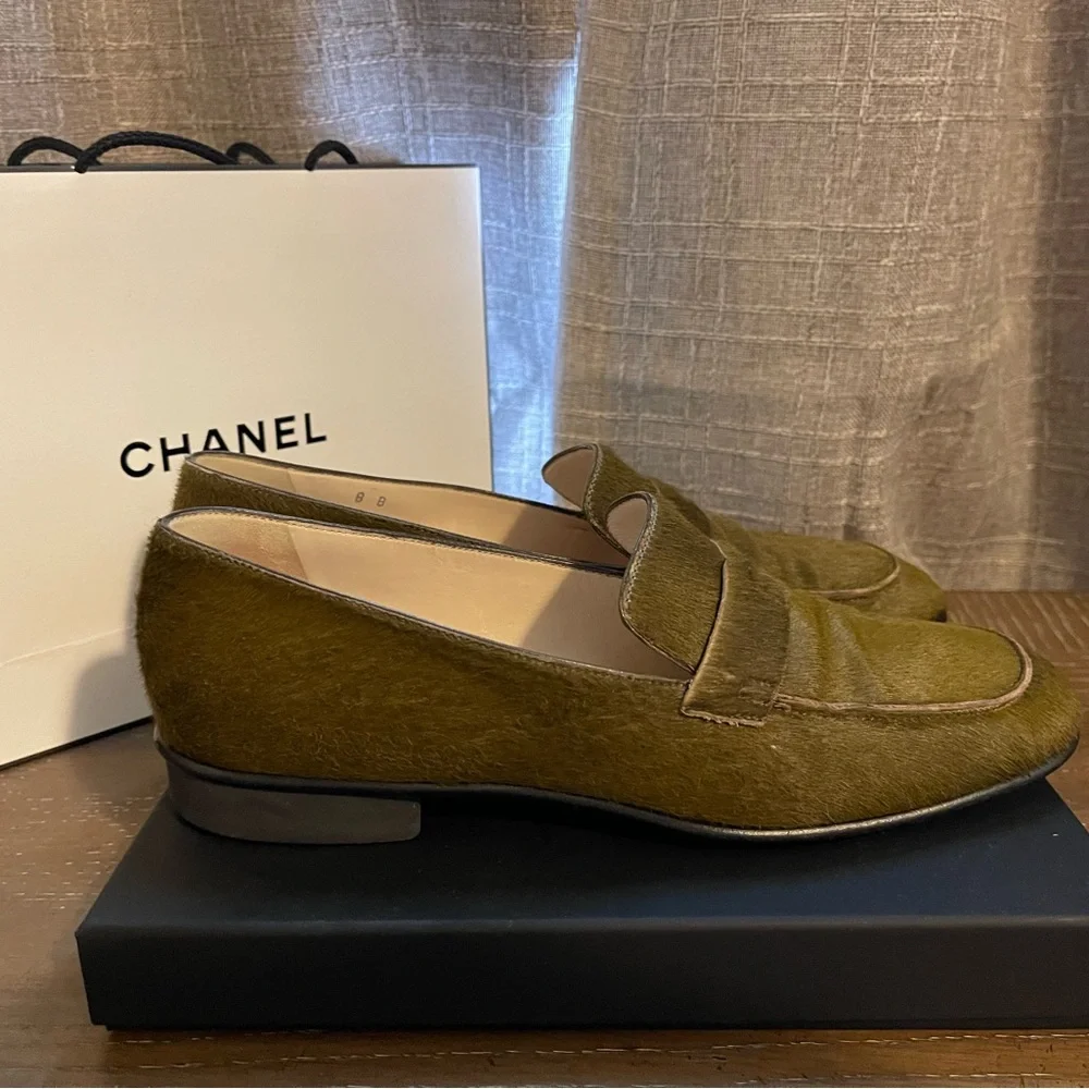 CHANEL Moss Green Loafers - Picture 3 of 9